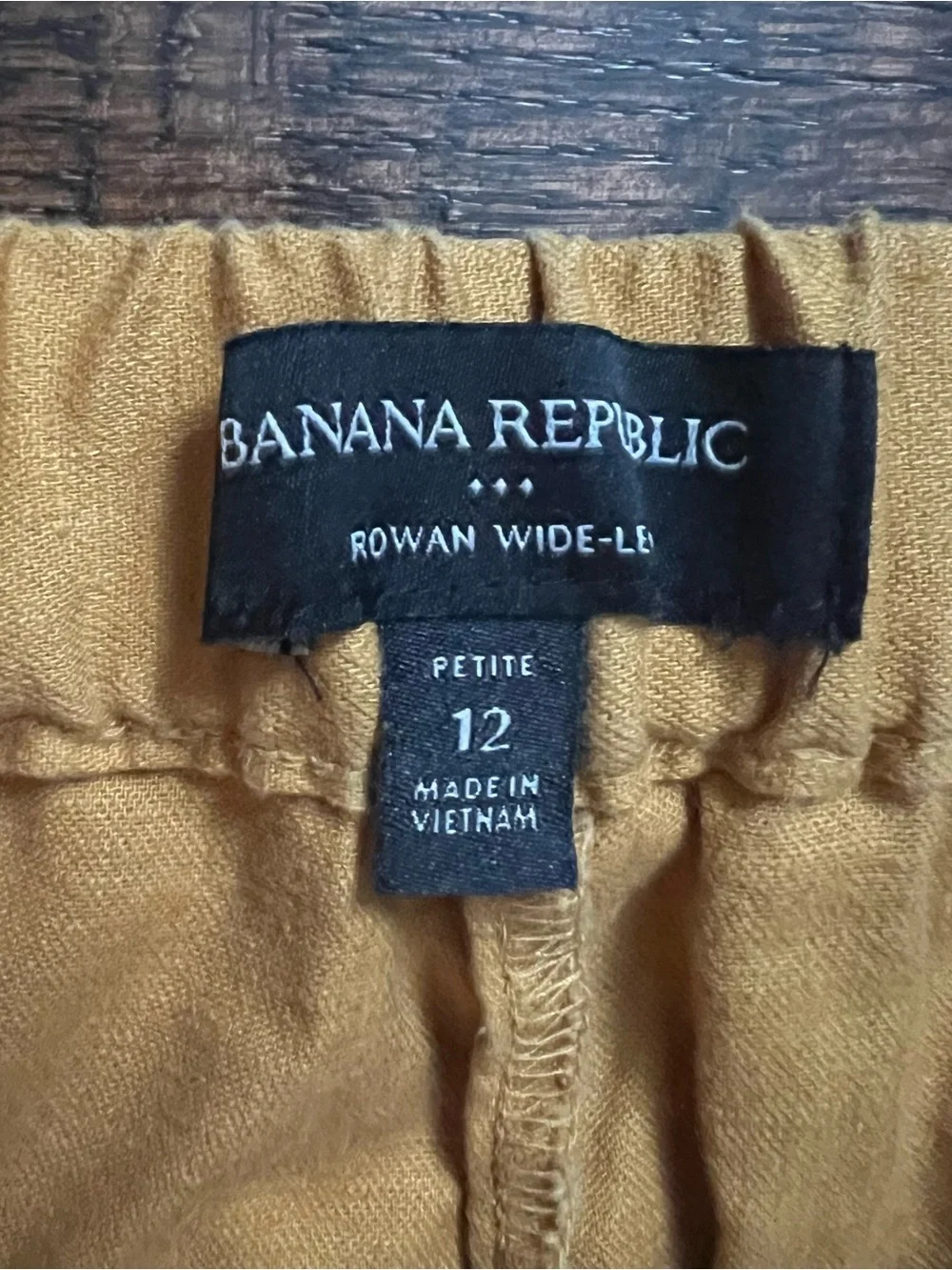 Banana Republic size 12 petite mustard yellow Rowan wide leg crop pants